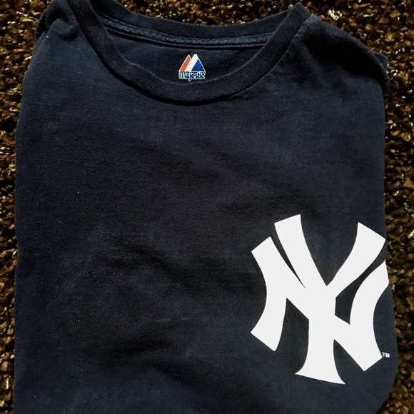majestic yankees t shirt